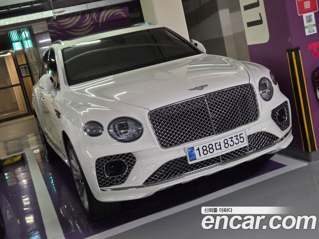 Bentley Bentayga 4.0 V8 — пробег 11 000 км — фото 5 из 5