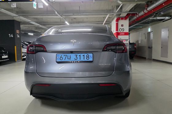 Tesla Model Y Long Range AWD — пробег 56 400 км — фото 4 из 5
