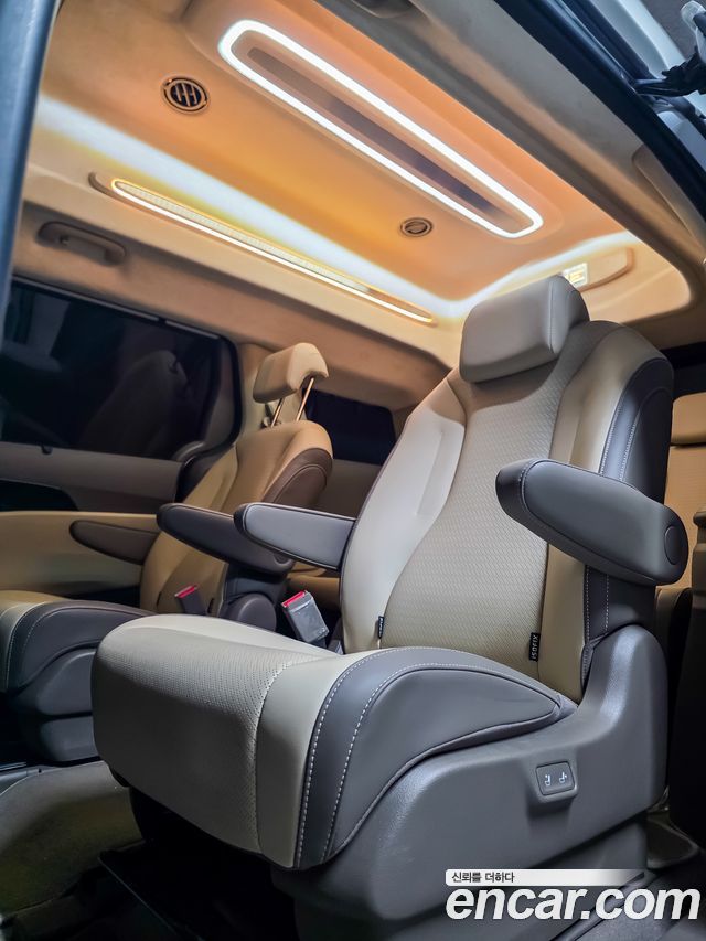 Kia Carnival Gasoline 9-Seater Hi Limousine (7-seater Limousine(Special vehicle) — пробег 22 000 км — фото 5 из 5