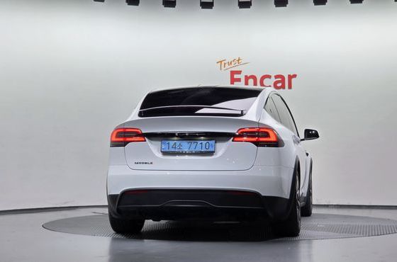 Tesla Model X AWD — пробег 75 440 км — фото 4 из 5