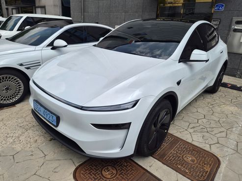 Tesla Model Y Premium Long Range AWD — пробег 500 км — фото 3 из 5