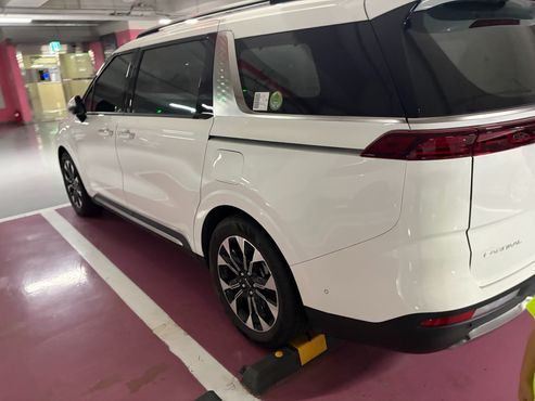 Kia Carnival Diesel 9-Seater Signature — пробег 18 000 км — фото 2 из 5
