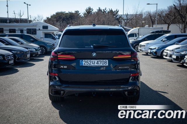 BMW X5 xDrive 50e M Sport — пробег 19 300 км — фото 4 из 5