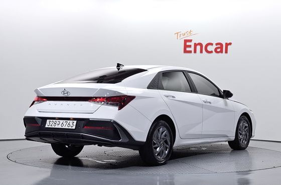 Hyundai AVANTE 1.6 Modern — пробег 43 987 км — фото 2 из 5