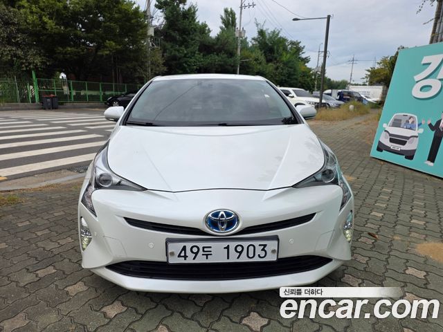 Toyota Prius 1.8 E — пробег 146 670 км — фото 1 из 5