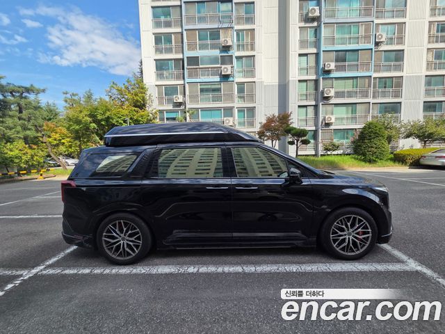 Kia Carnival Diesel 9-Seater Hi Limousine Signature — пробег 67 777 км — фото 1 из 5
