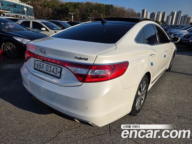 Hyundai Grandeur Premium — пробег 133 015 км — фото 2 из 5