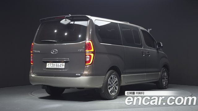 Hyundai Starex 4WD Urban 9-Seater Exclusive — пробег 147 800 км — фото 2 из 5