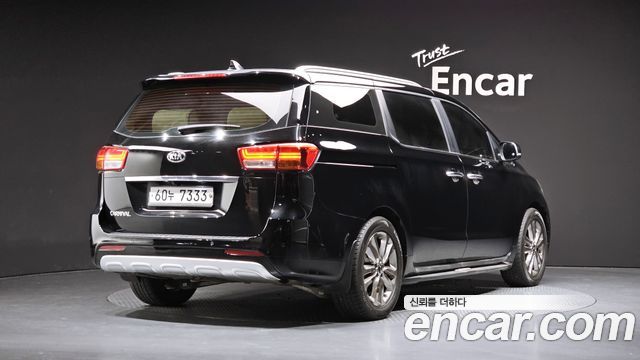 Kia Carnival из Кореи Encar