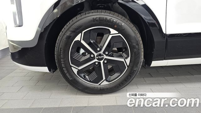 Kia Niro Prestige — пробег 4 549 км — фото 5 из 5