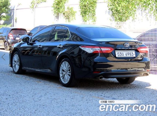 Toyota Camry 2.5 XLE Hybrid — пробег 90 920 км — фото 3 из 5