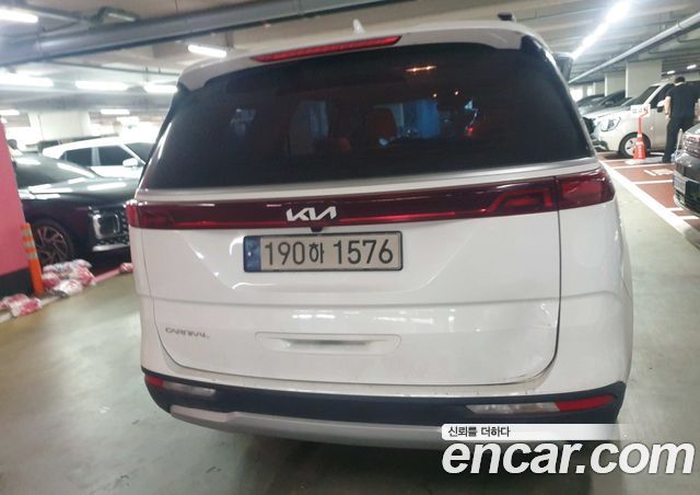 Kia Carnival Diesel 9-Seater Prestige — пробег 81 633 км — фото 3 из 5