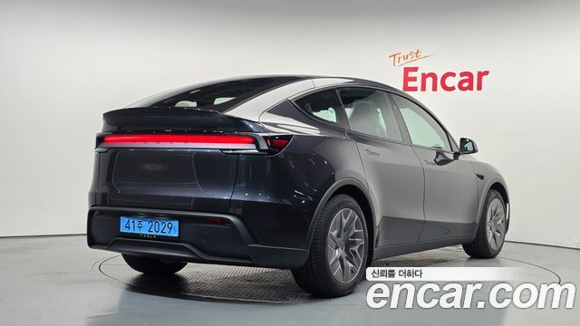 Tesla Model Y L Long Range AWD — пробег 80 км — фото 2 из 5
