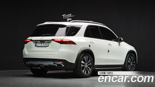 Mercedes-Benz GLE-Class GLE300d 4MATIC — пробег 64 551 км — фото 2 из 5