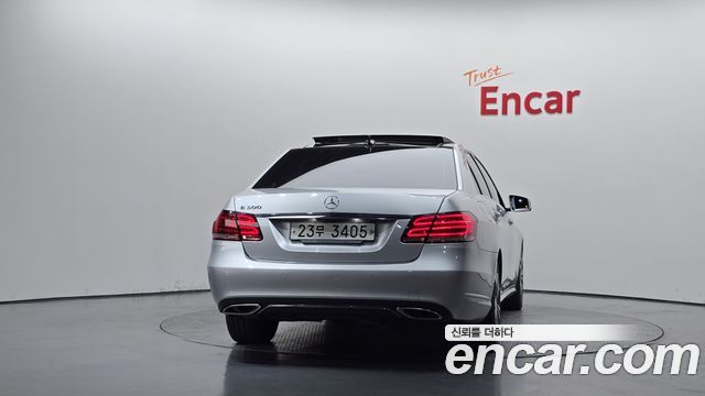 Mercedes-Benz E-Class E300 Avangard — пробег 73 728 км — фото 4 из 5