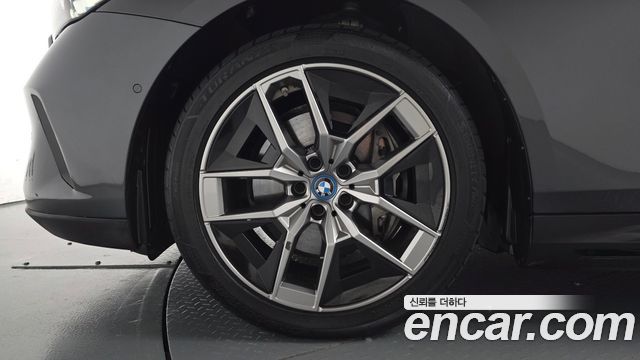 BMW i5 eDrive 40 — пробег 51 448 км — фото 5 из 5