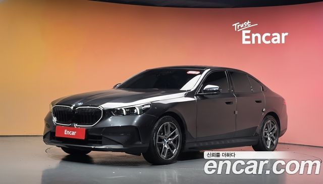 BMW i5 eDrive 40 — пробег 51 448 км — фото 1 из 5
