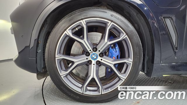 BMW X5 xDrive 45e M Sport — пробег 88 866 км — фото 5 из 5