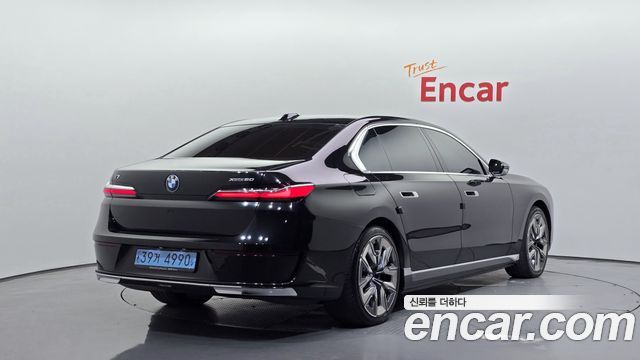 BMW i7 xDrive 60 Design Pure Excellence — пробег 87 206 км — фото 2 из 5