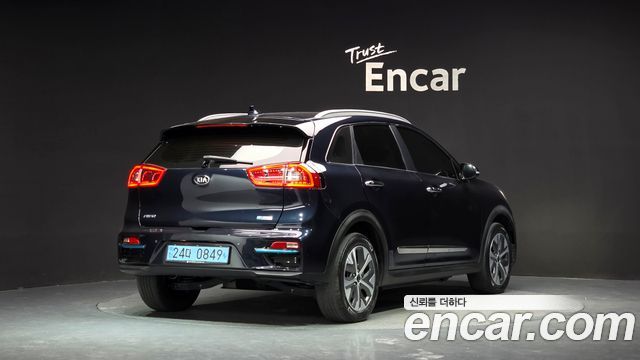 Kia Niro Noblesse — пробег 82 854 км — фото 2 из 5