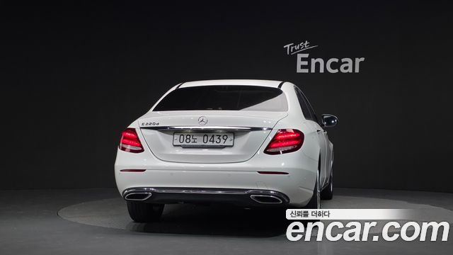 Mercedes-Benz E-Class из Кореи Encar