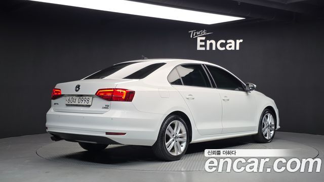 Volkswagen Jetta 2.0 TDI BlueMotion Premium 6th — пробег 165 655 км — фото 2 из 5