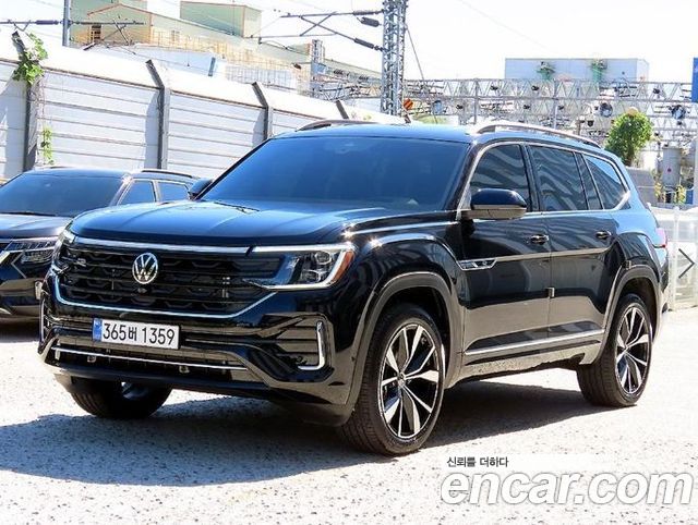 Volkswagen Atlas 2.0 TSI R-LINE 7-Seater — пробег 7 244 км — фото 2 из 5