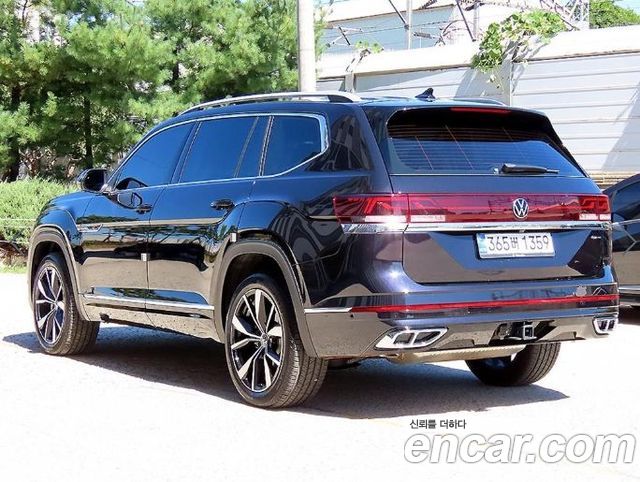 Volkswagen Atlas 2.0 TSI R-LINE 7-Seater — пробег 7 244 км — фото 3 из 5