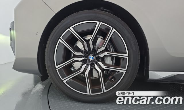 BMW 7-Series 740d xDrive M Sport — пробег 2 132 км — фото 5 из 5