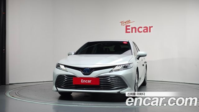 Toyota Camry 2.5 XLE Hybrid — пробег 62 940 км — фото 3 из 5