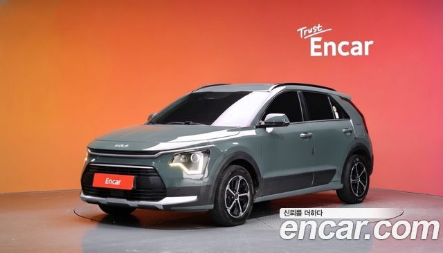 Kia Niro Prestige — пробег 73 981 км — фото 1 из 5