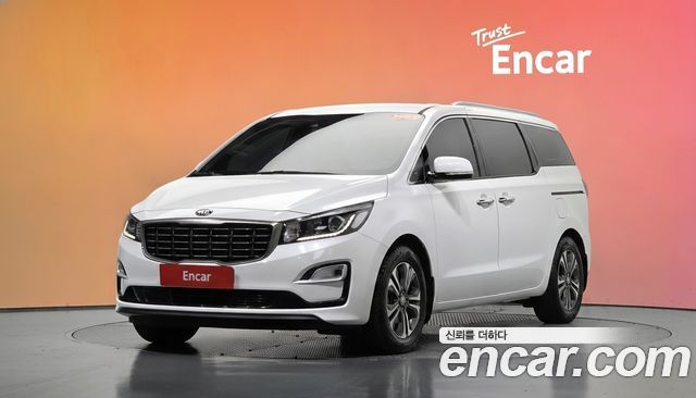 Kia Carnival 11-Seater Prestige — пробег 62 554 км — фото 1 из 5