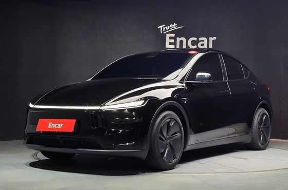 Tesla Model Y Premium RWD — пробег 5 959 км — фото 1 из 5