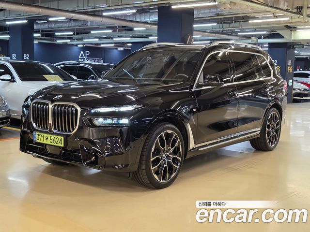 BMW X7 xDrive 40i M Sport 6STR — пробег 6 450 км — фото 1 из 5