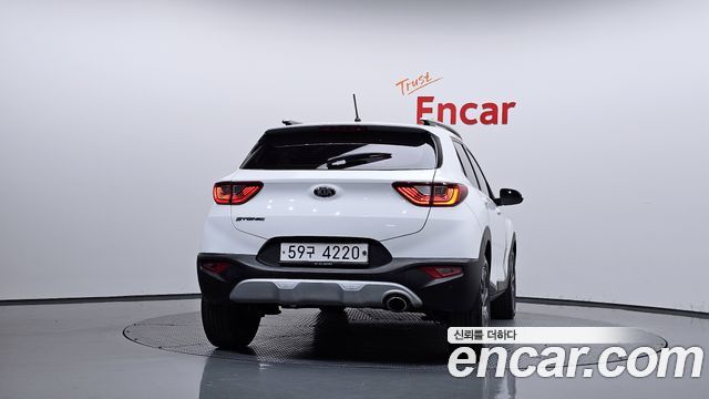 Kia Stonic из Кореи Encar
