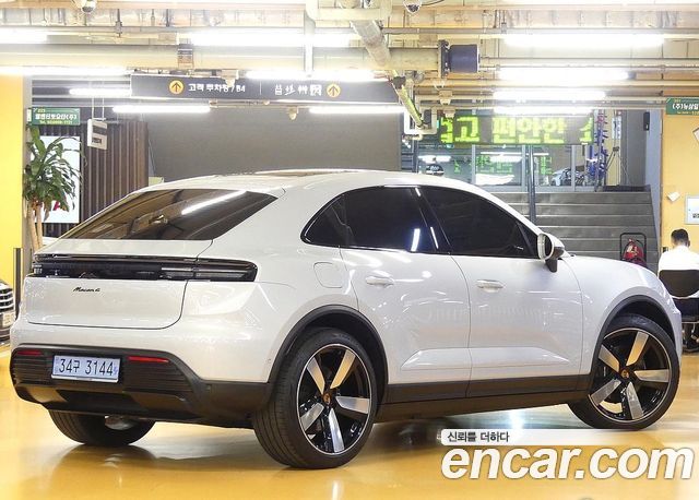 Porsche Macan из Кореи Encar