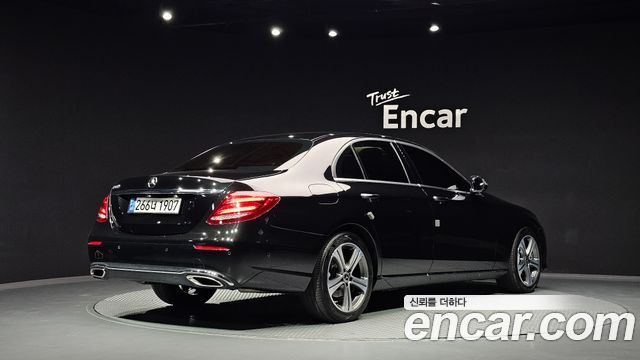 Mercedes-Benz E-Class из Кореи Encar