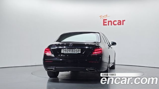 Mercedes-Benz E-Class из Кореи Encar