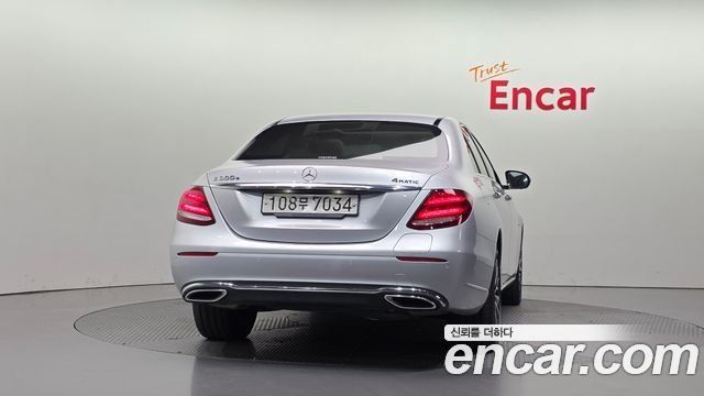 Mercedes-Benz E-Class из Кореи Encar
