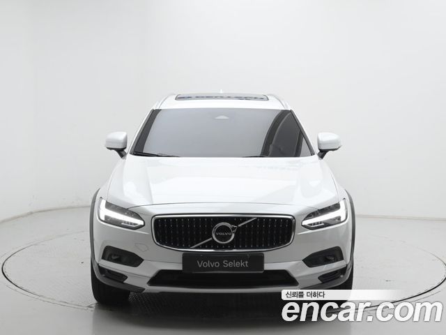 Volvo V90 B5 Ultra AWD — пробег 18 069 км — фото 3 из 5