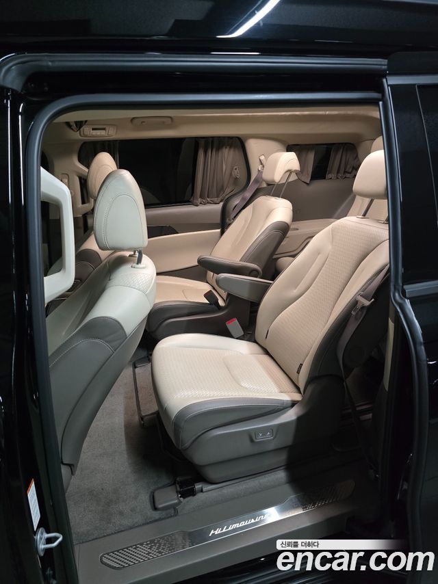 Kia Carnival Gasoline 9-Seater Hi Limousine Signature — пробег 30 779 км — фото 2 из 5