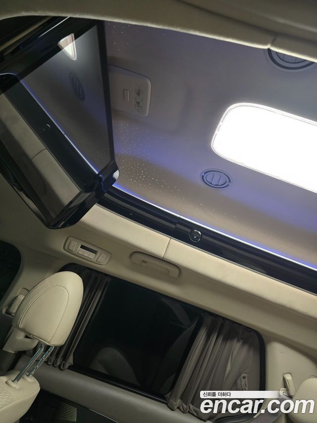 Kia Carnival Gasoline 9-Seater Hi Limousine Signature — пробег 30 779 км — фото 3 из 5