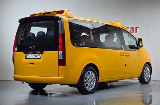 Hyundai Staria L3.5 Kinder Safety Car 11-Seater — пробег 9 046 км — фото 2 из 5