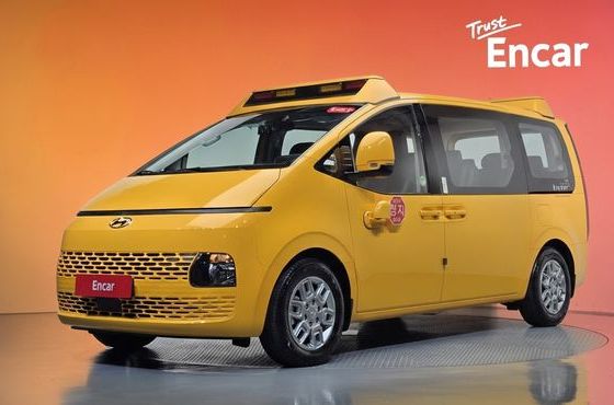 Hyundai Staria L3.5 Kinder Safety Car 11-Seater — пробег 9 046 км — фото 1 из 5