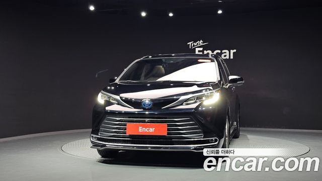 Toyota Sienna 2.5 Hybrid AWD — пробег 22 487 км — фото 3 из 5