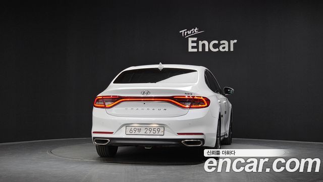 Hyundai Grandeur из Кореи Encar