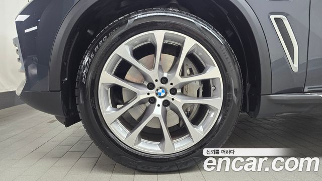 BMW X5 xDrive 45e xLine — пробег 23 668 км — фото 5 из 5