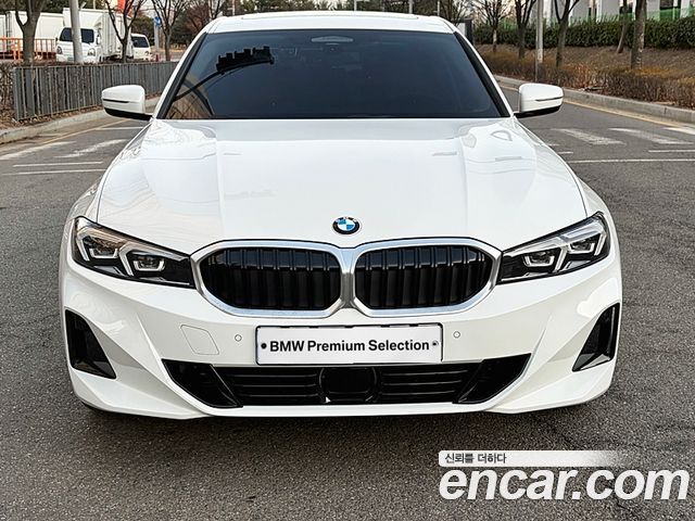 BMW 3-Series 320i — пробег 14 500 км — фото 3 из 5