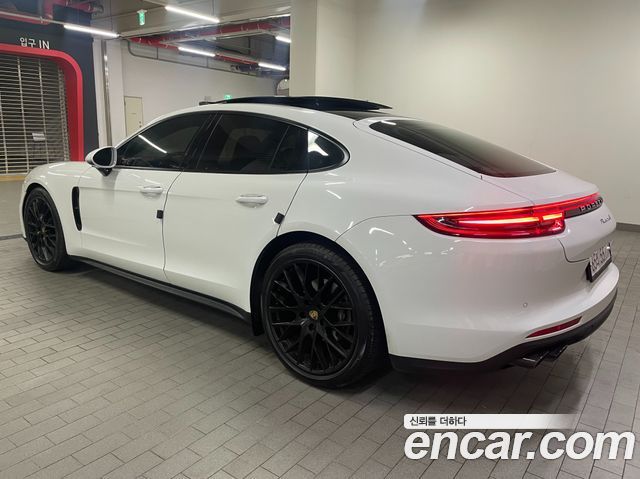 Porsche Panamera 3.0 — пробег 122 000 км — фото 4 из 5
