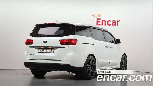Kia Carnival из Кореи Encar
